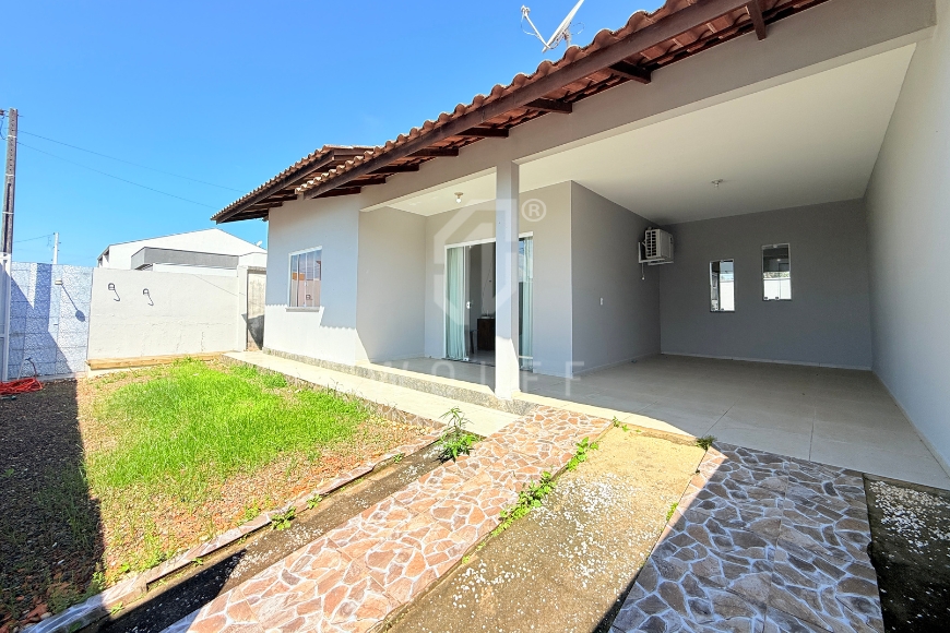 JD1661 - Casa com 3 dormitórios e espaço de festas no Itacolomi