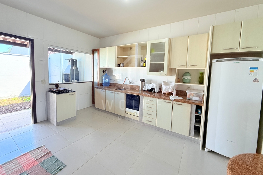 JD1661 - Casa com 3 dormitórios e espaço de festas no Itacolomi