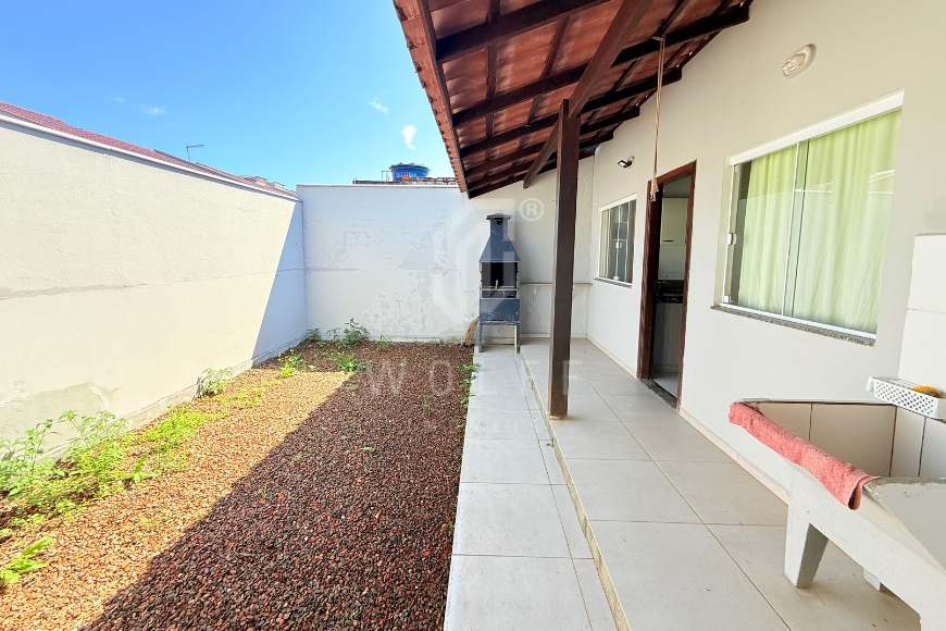 JD1661 - Casa com 3 dormitórios e espaço de festas no Itacolomi