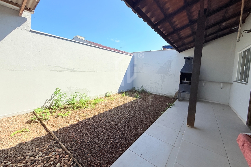 JD1661 - Casa com 3 dormitórios e espaço de festas no Itacolomi