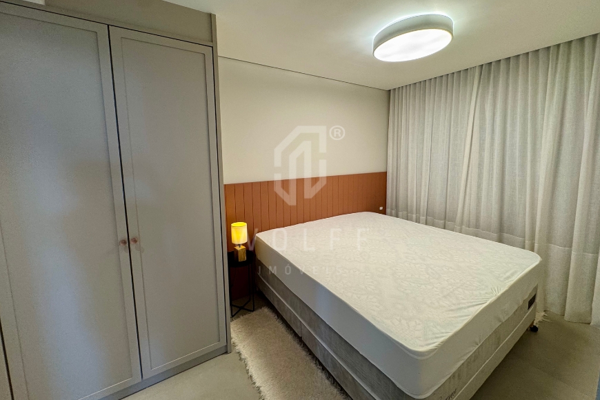 JD1662 - Apartamento semimobiliado na quadra mar
