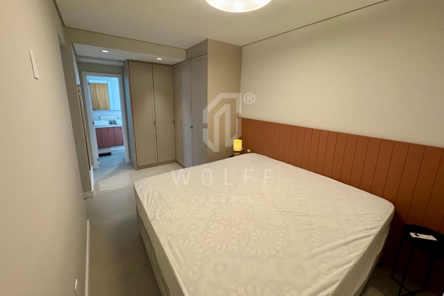 JD1662 - Apartamento semimobiliado na quadra mar