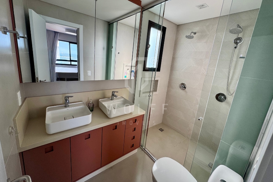 JD1662 - Apartamento semimobiliado na quadra mar