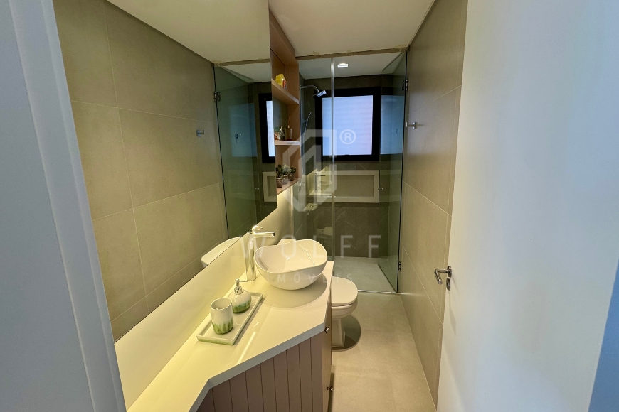 JD1662 - Apartamento semimobiliado na quadra mar