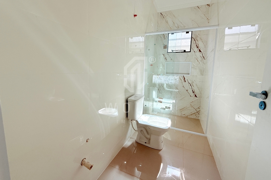 JD1667 - Casa com 3 dormitórios e corredor lateral em Itajuba