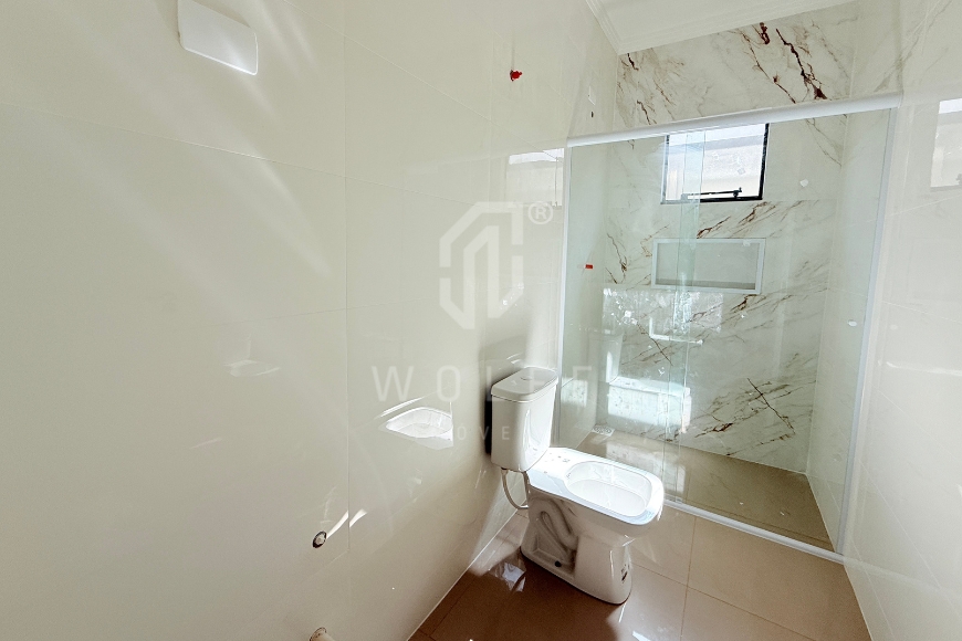 JD1667 - Casa com 3 dormitórios e corredor lateral em Itajuba