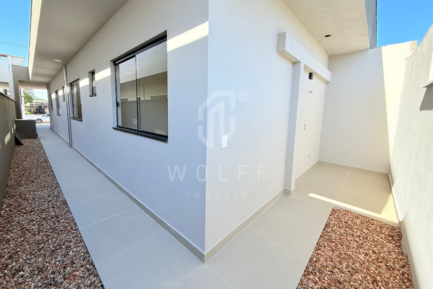 JD1667 - Casa com 3 dormitórios e corredor lateral em Itajuba