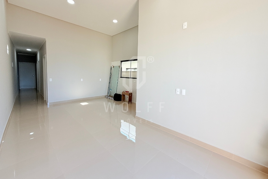 JD1667 - Casa com 3 dormitórios e corredor lateral em Itajuba