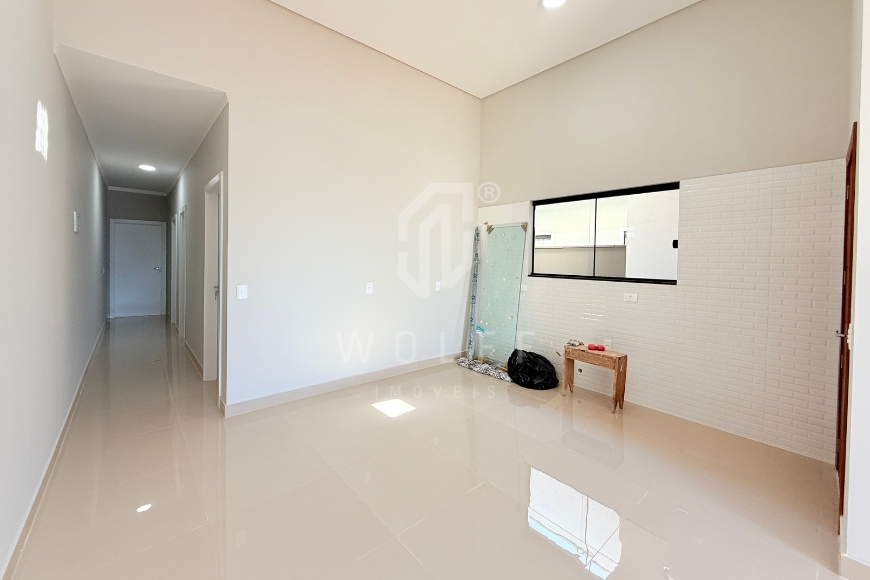 JD1667 - Casa com 3 dormitórios e corredor lateral em Itajuba