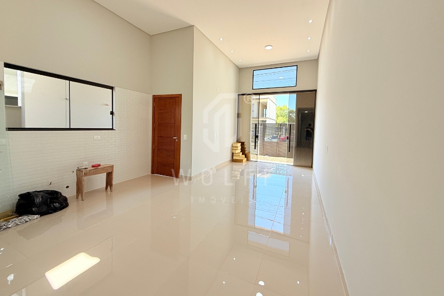 JD1667 - Casa com 3 dormitórios e corredor lateral em Itajuba