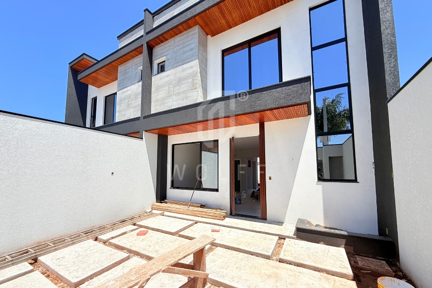 JD1678 - Sobrado com piscina e área de festas em Itajuba