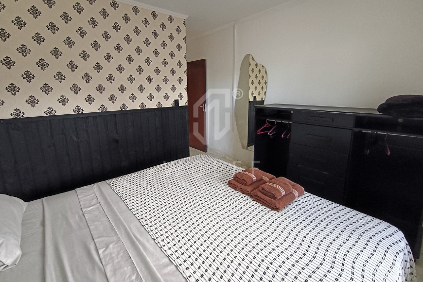 JD1680 - Casa com Piscina e Área de Festas