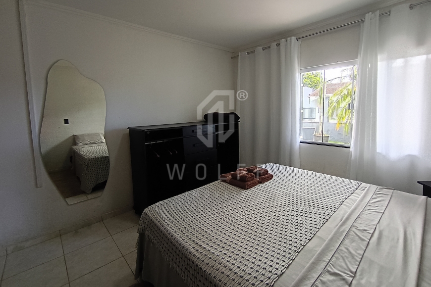 JD1680 - Casa com Piscina e Área de Festas