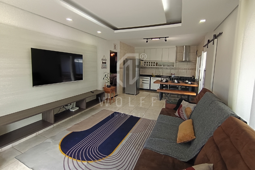 JD1680 - Casa com Piscina e Área de Festas