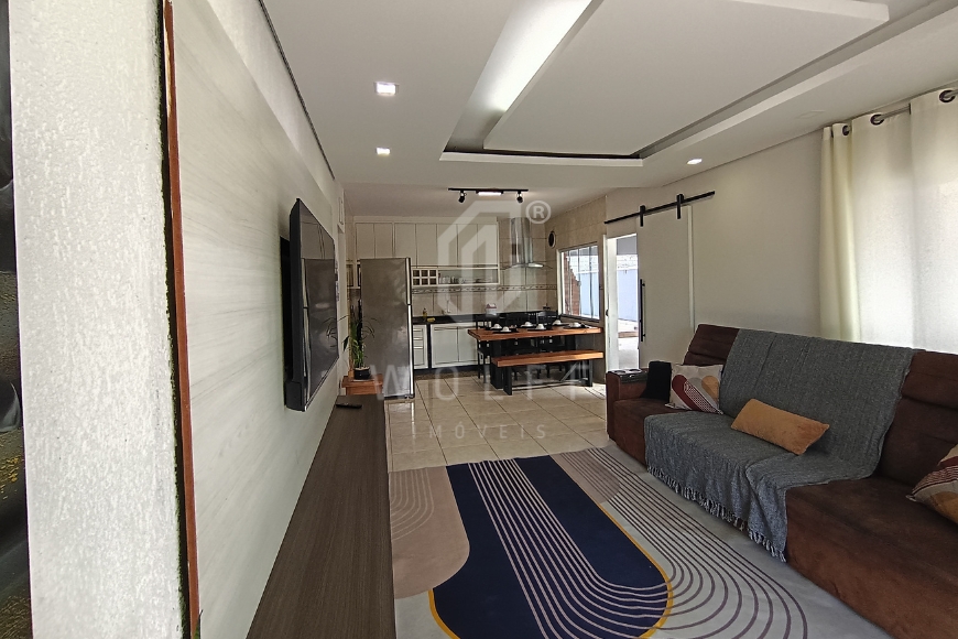 JD1680 - Casa com Piscina e Área de Festas