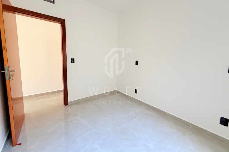 JD1684 - Casa Belíssima com corredor lateral em Itajuba