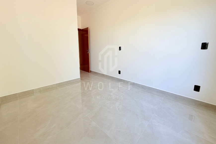JD1684 - Casa Belíssima com corredor lateral em Itajuba