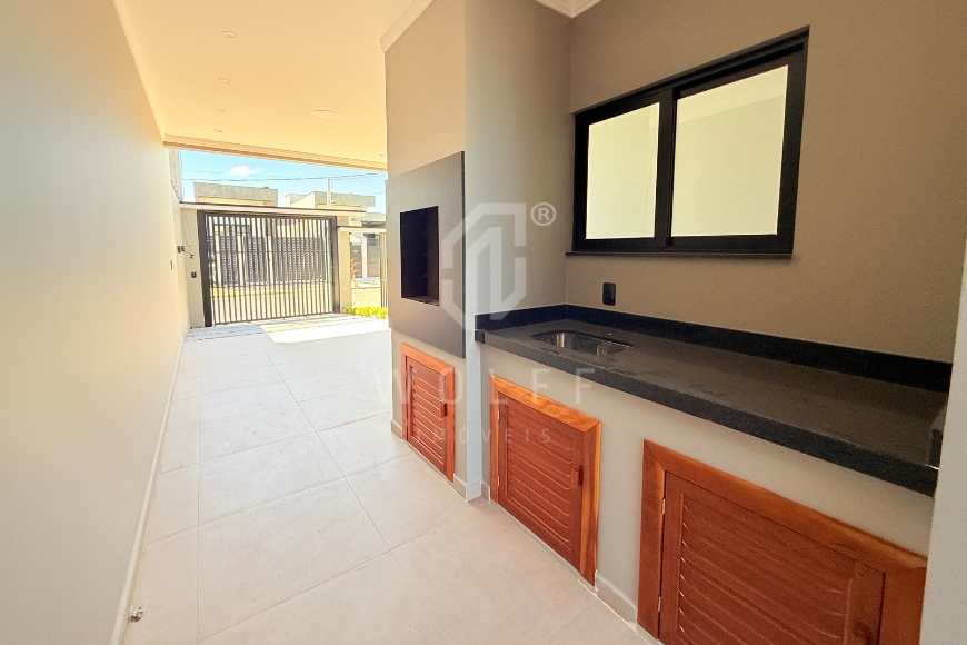 JD1684 - Casa Belíssima com corredor lateral em Itajuba