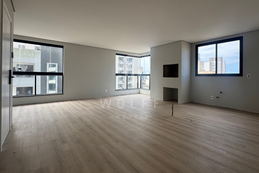 JD1687 - Apartamento com ótima localização em Balneário Piçarras/SC