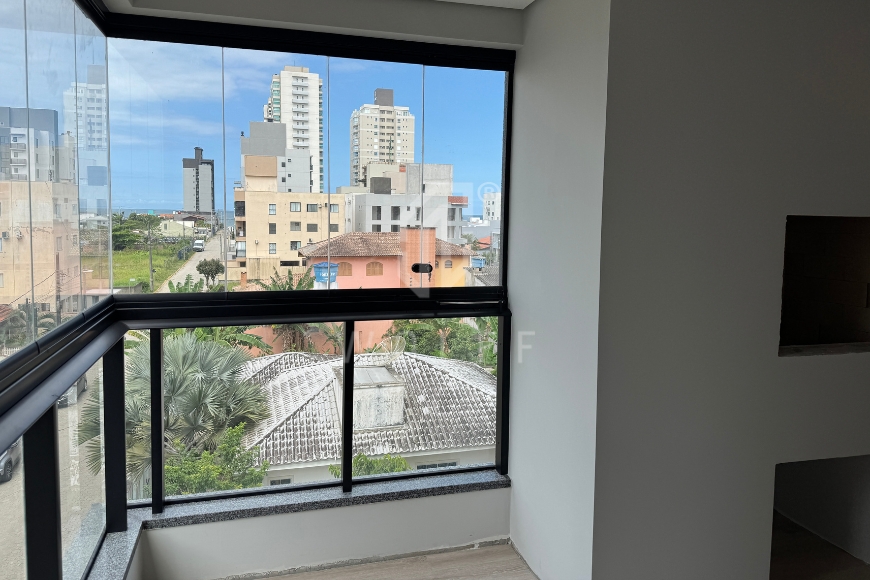 JD1687 - Apartamento com ótima localização em Balneário Piçarras/SC