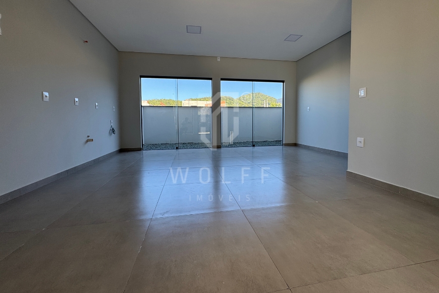 JD1689 - Sobrado com 1 suíte + 2 dormitórios