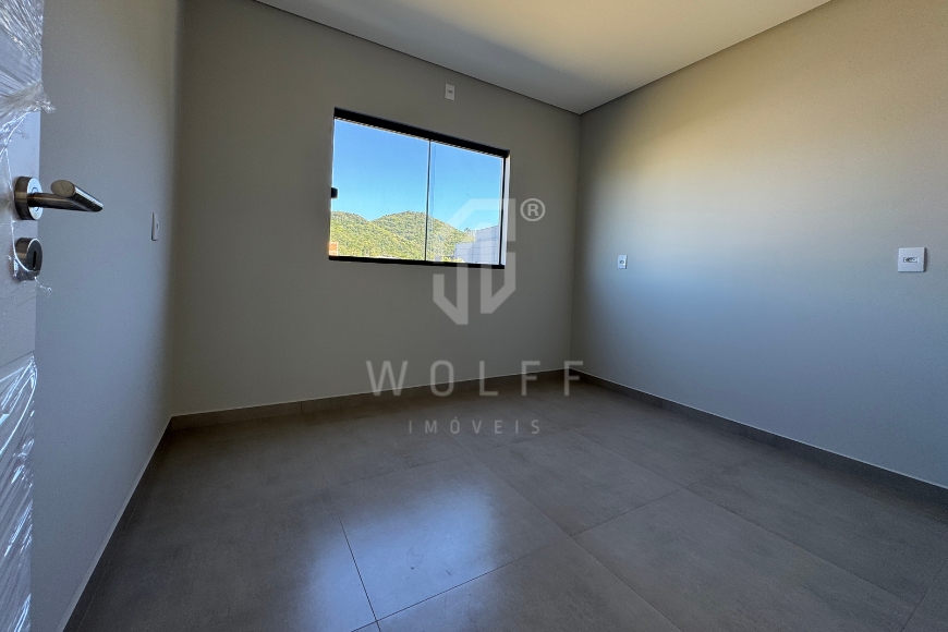 JD1689 - Sobrado com 1 suíte + 2 dormitórios