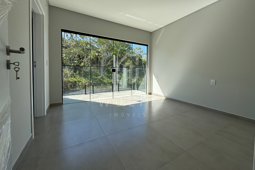 JD1689 - Sobrado com 1 suíte + 2 dormitórios