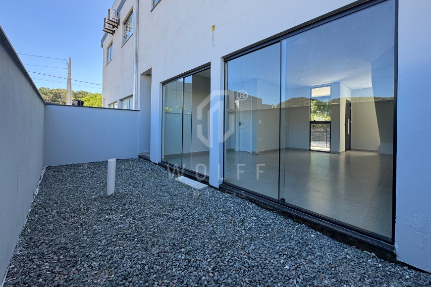 JD1689 - Sobrado com 1 suíte + 2 dormitórios