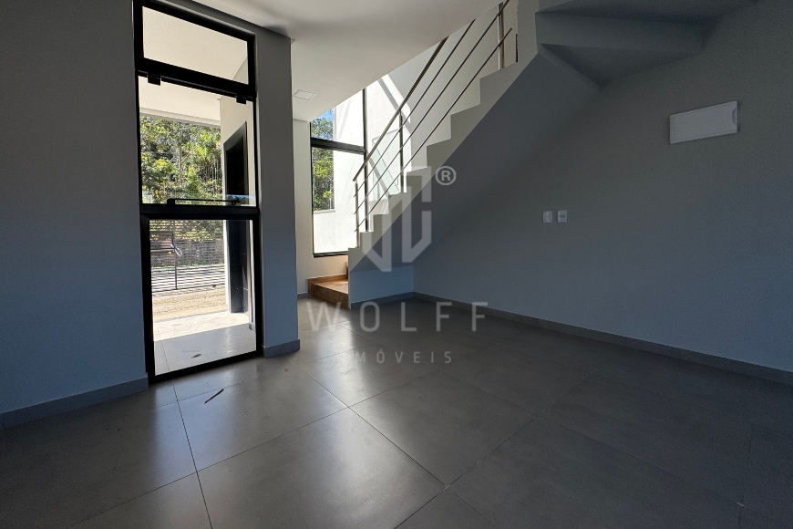 JD1689 - Sobrado com 1 suíte + 2 dormitórios