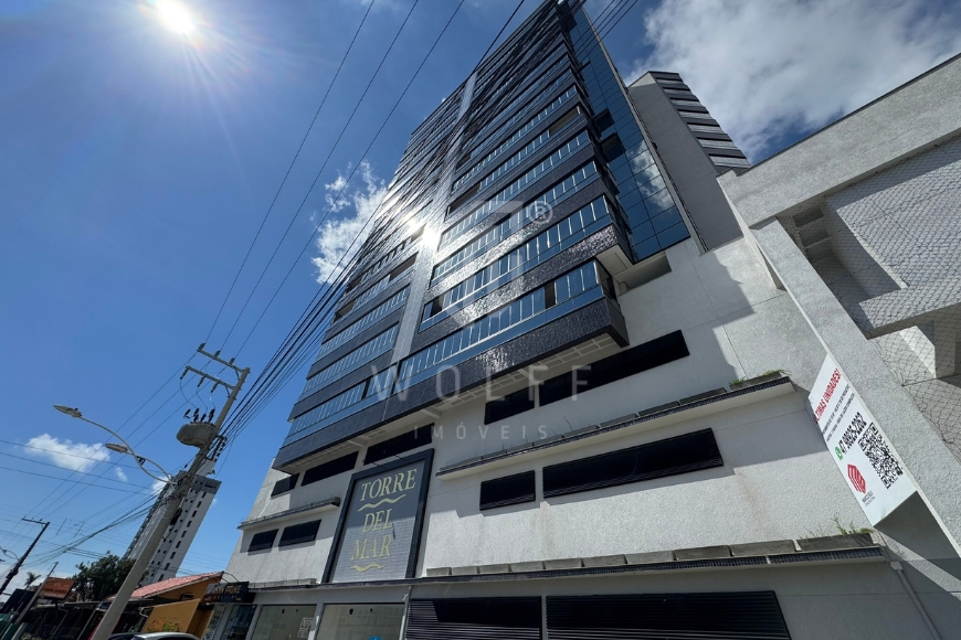 JD1695 - Apartamento com 3 suítes a 350 metros da praia