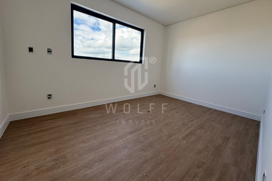 JD1695 - Apartamento com 3 suítes a 350 metros da praia