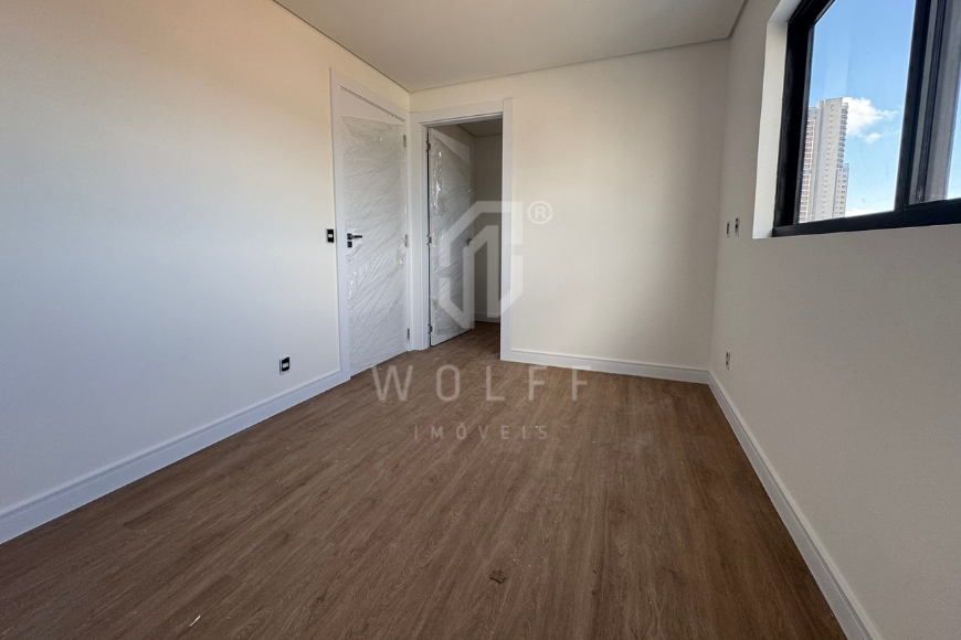 JD1695 - Apartamento com 3 suítes a 350 metros da praia