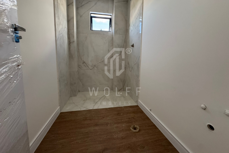 JD1695 - Apartamento com 3 suítes a 350 metros da praia