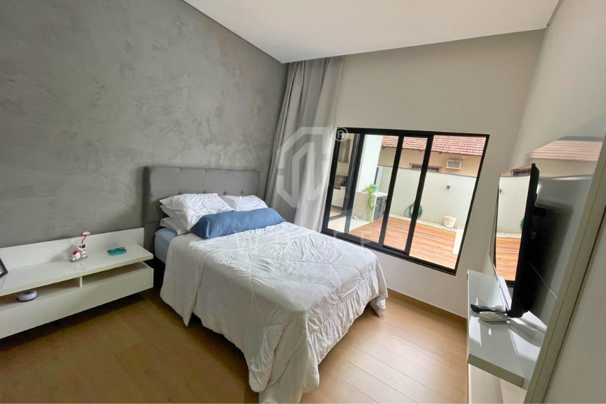 JD1696 - Casa de alto padrão e com piscina em Balneário Piçarras/SC