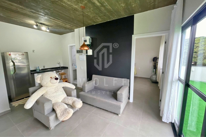 JD1696 - Casa de alto padrão e com piscina em Balneário Piçarras/SC