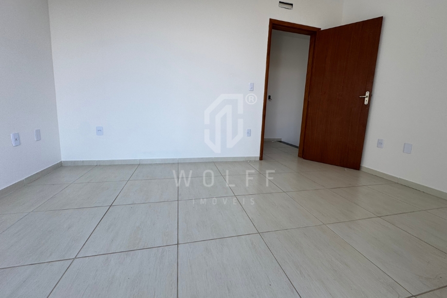 JD1697 - Sobrado na região Central de Balneário Piçarras