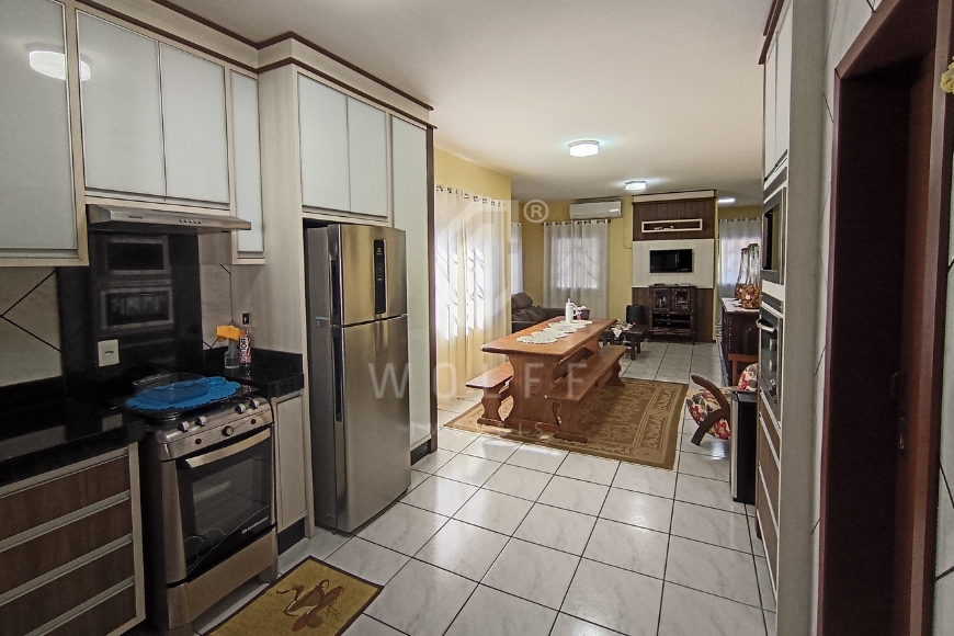 JD1701 - Casa com piscina no Centro