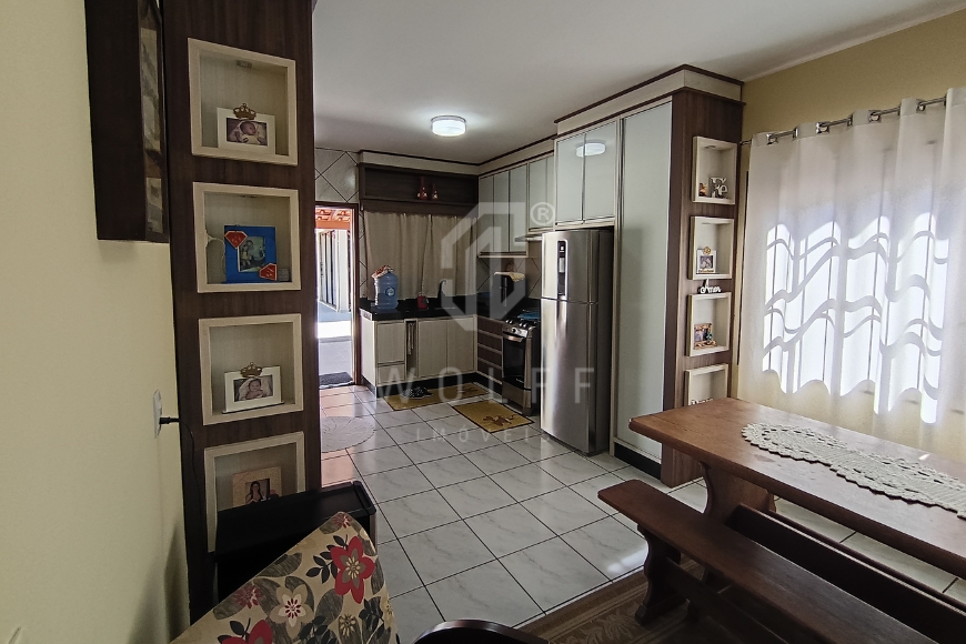 JD1701 - Casa com piscina no Centro