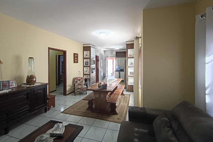 JD1701 - Casa com piscina no Centro