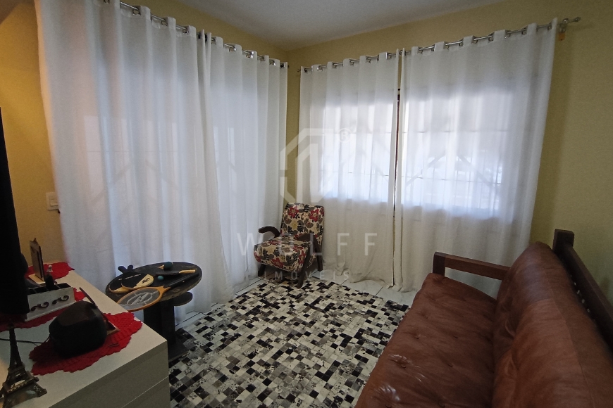 JD1701 - Casa com piscina no Centro