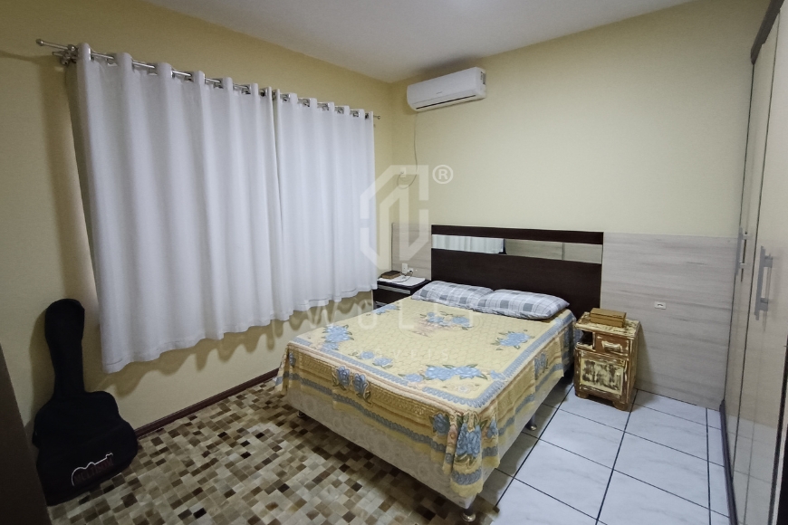 JD1701 - Casa com piscina no Centro