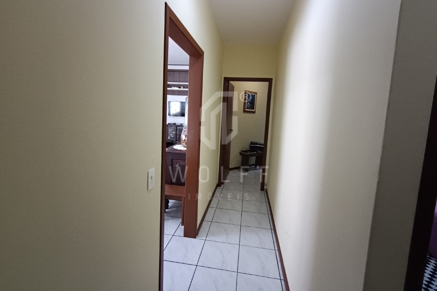 JD1701 - Casa com piscina no Centro