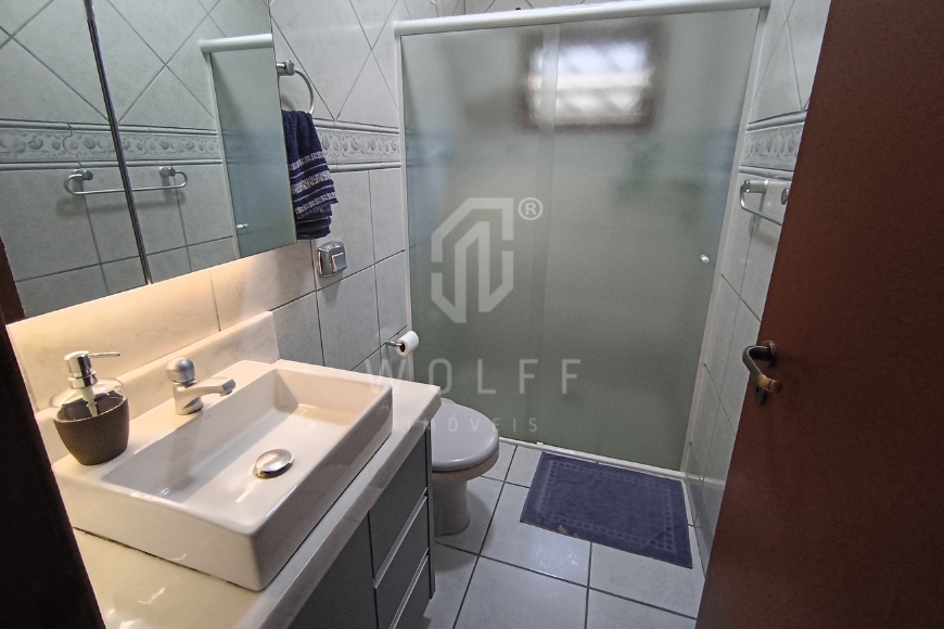 JD1701 - Casa com piscina no Centro