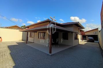 JD1701 - Casa com piscina no Centro