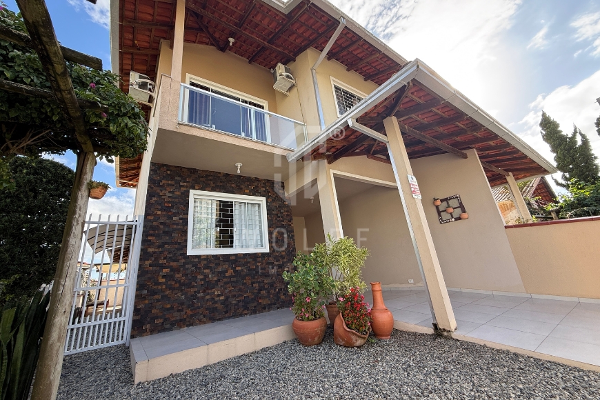 JD1703 - Sobrado mobiliado a 200 metros da praia