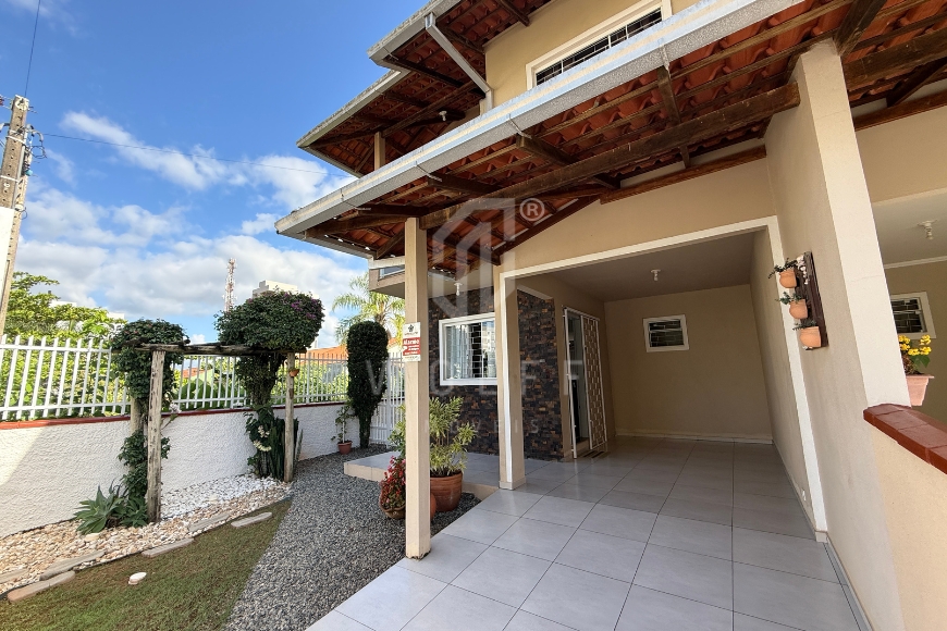 JD1703 - Sobrado mobiliado a 200 metros da praia