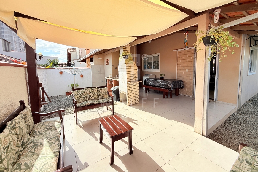 JD1703 - Sobrado mobiliado a 200 metros da praia