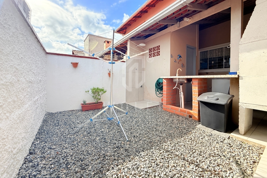 JD1703 - Sobrado mobiliado a 200 metros da praia