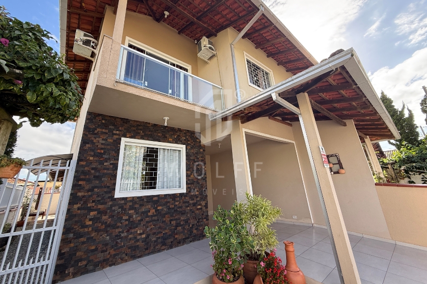 JD1703 - Sobrado mobiliado a 200 metros da praia