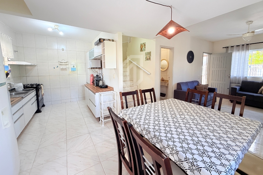 JD1703 - Sobrado mobiliado a 200 metros da praia